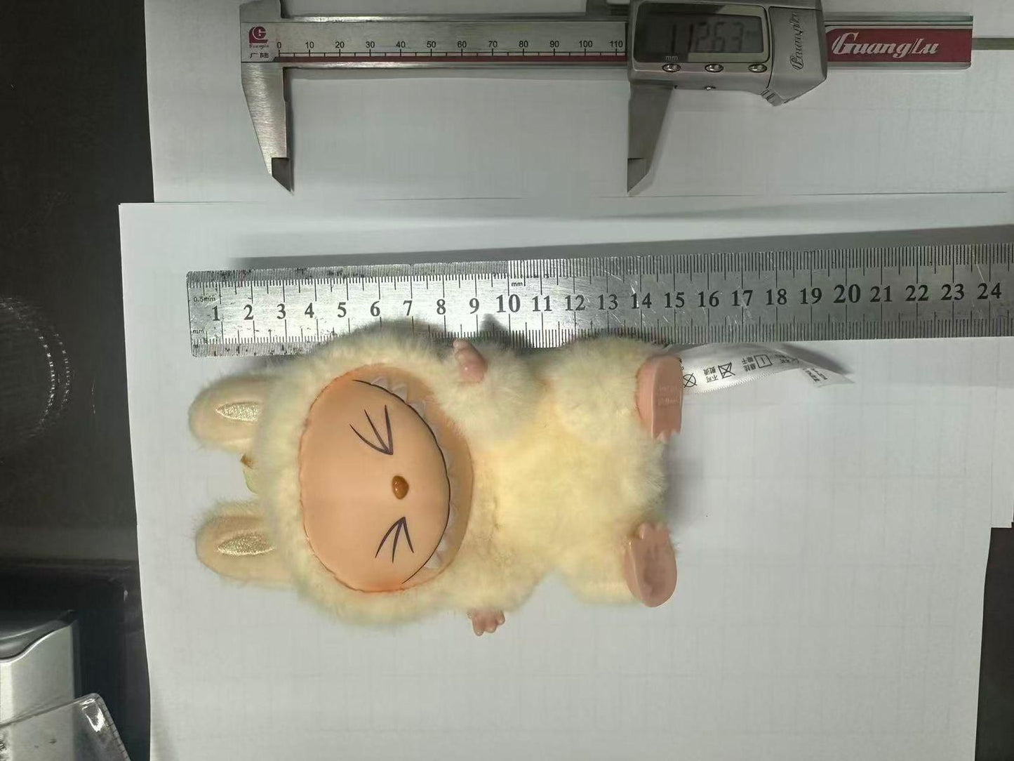 Labubu Doll – Mischievous & Cute Collectible Plush Toy 🎁